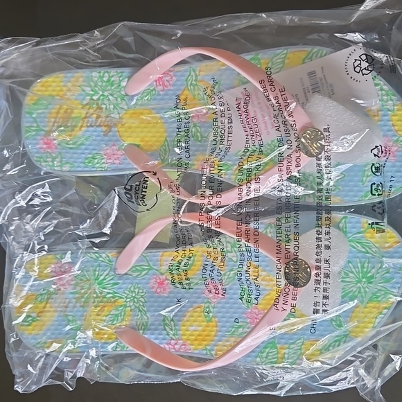 Lilly Pulitzer Pool Flip Flop - Picture 4 of 7